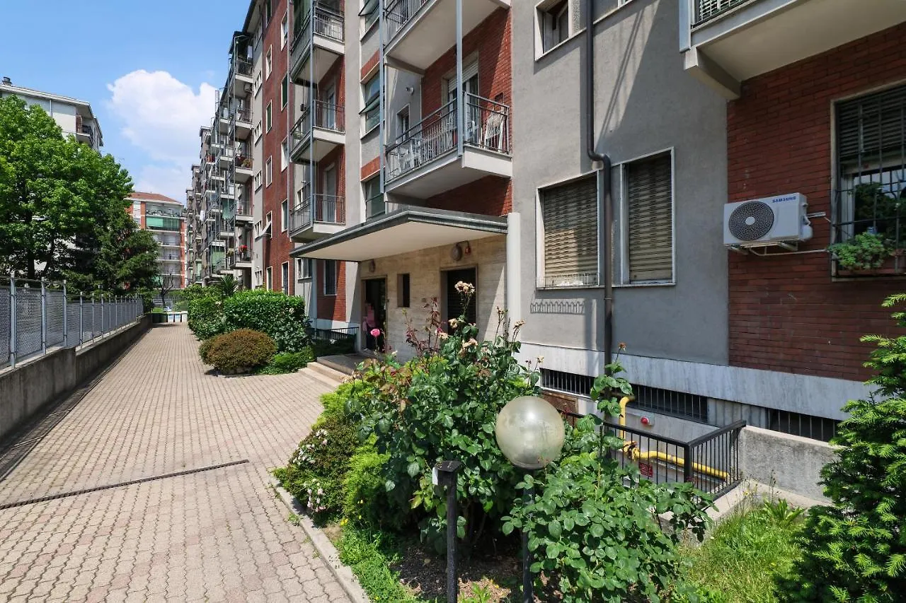 Mila Apartments Brizi Милан 0*,